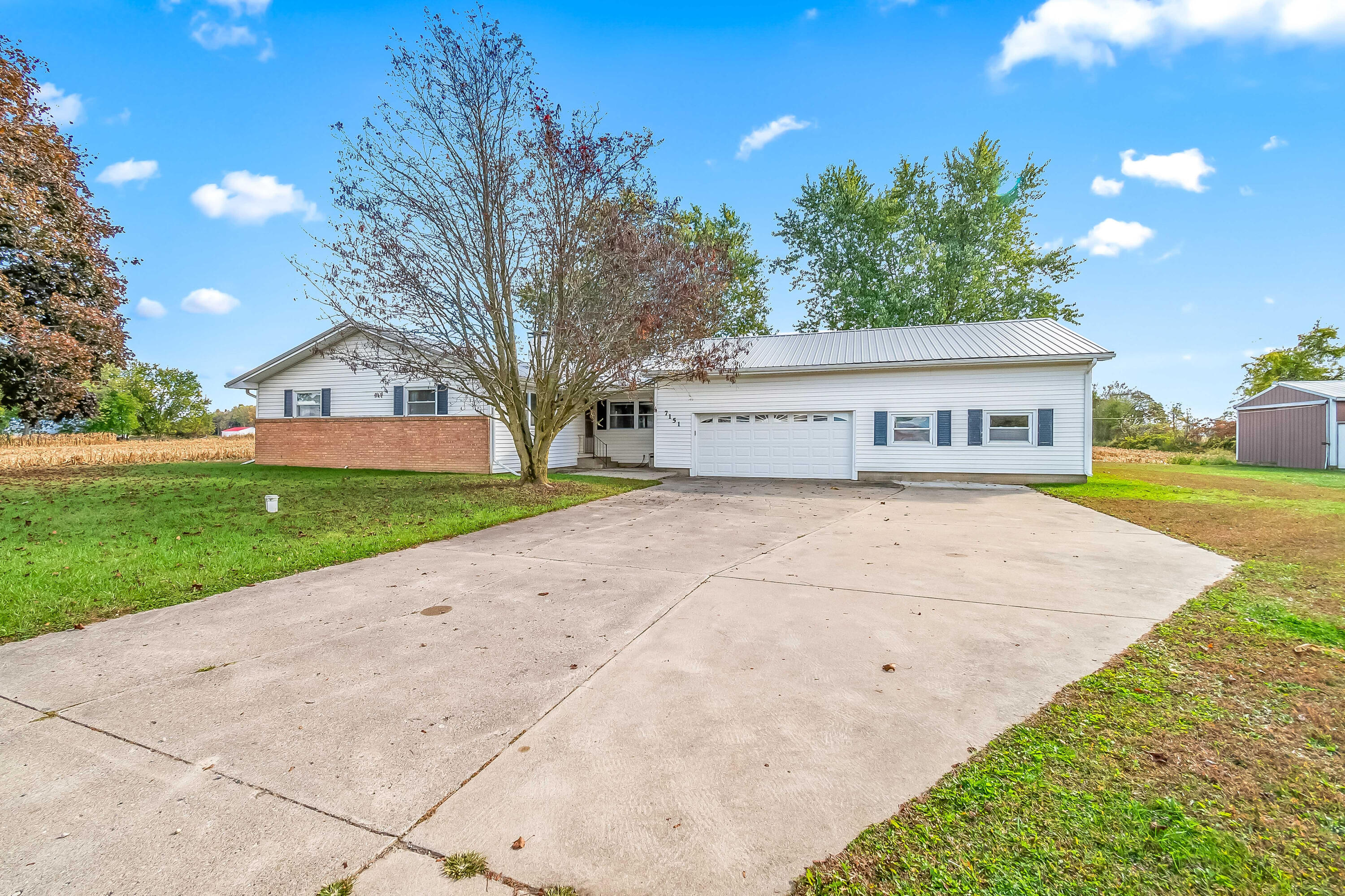 7151 North Adams Road North Adams, MI 49262 - Photo 6 of 69 4