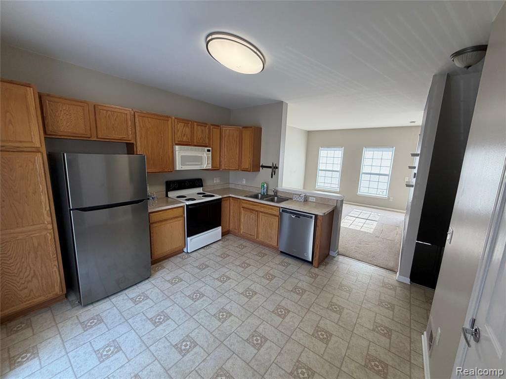 44745 Ellery Lane Novi, MI 48377 - Photo 5 of 17