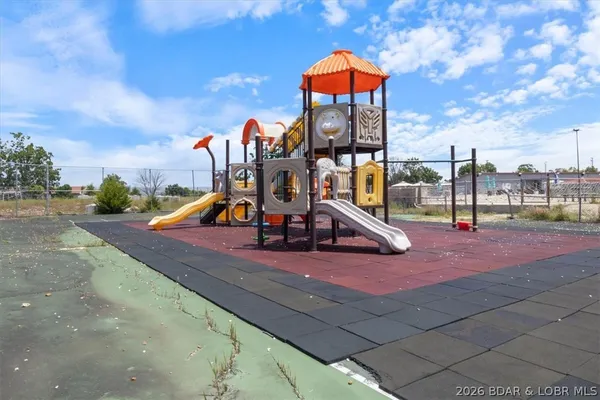$170,000 | 23 Laguna Drive, Unit 3B, Lake Ozark, MO 65049