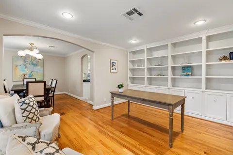 $615,000 | 5350 Dumfries Drive, Houston, TX 77096