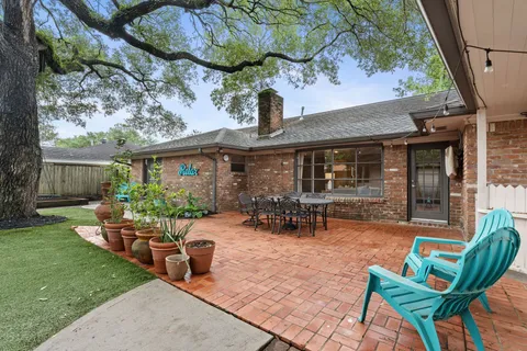 $615,000 | 5350 Dumfries Drive, Houston, TX 77096