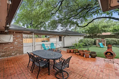 $615,000 | 5350 Dumfries Drive, Houston, TX 77096