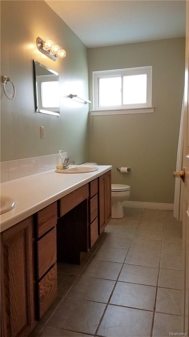 200 North Elba Road Lapeer, MI 48446 - Photo 14 of 20 bath2.jpg