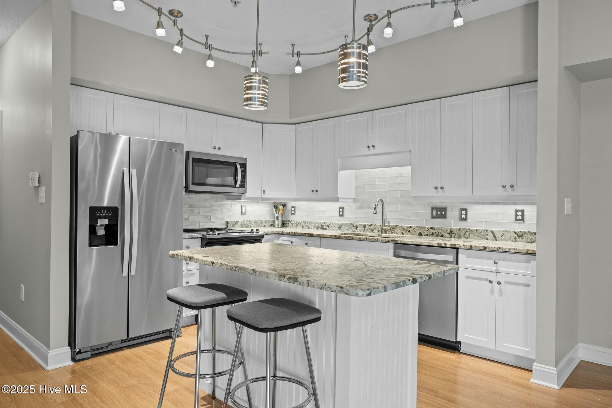 200 Lighthouse Lane, Unit B1 Cedar Point, NC 28584 - Photo 9 of 42 Kitchen