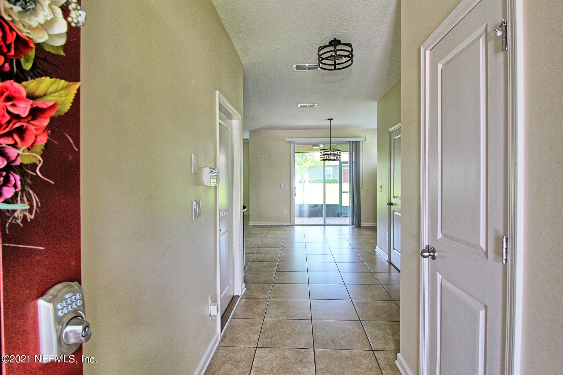 3207 Chestnut Ridge Way, Unit 18F Orange Park, FL 32065 - Photo 4 of 28 Entryway