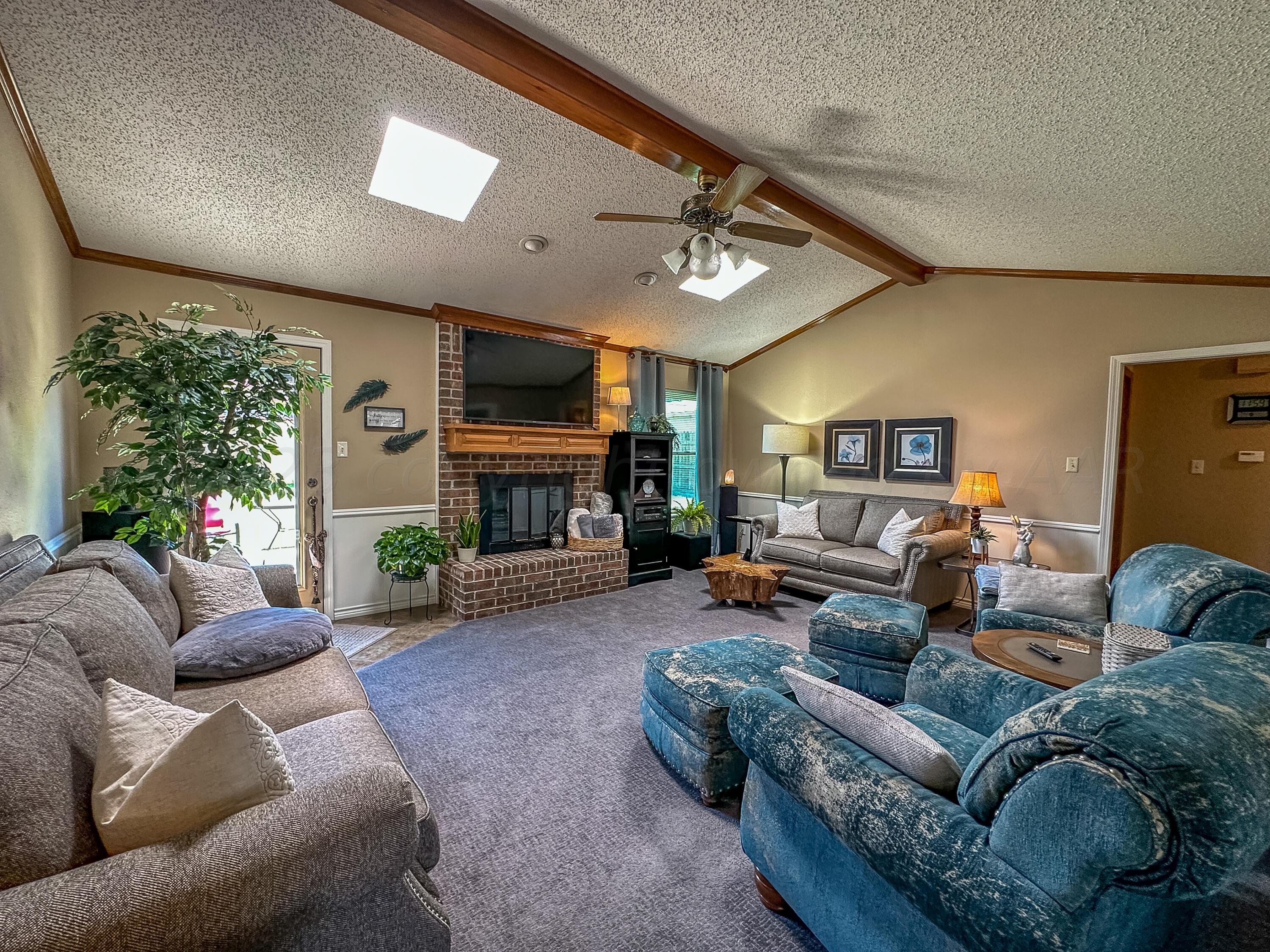 130 Avalon Street Borger, TX 79007 - Photo 8 of 19 E0BFD3AD-4076-48A6-AD95-F87CEF25879D