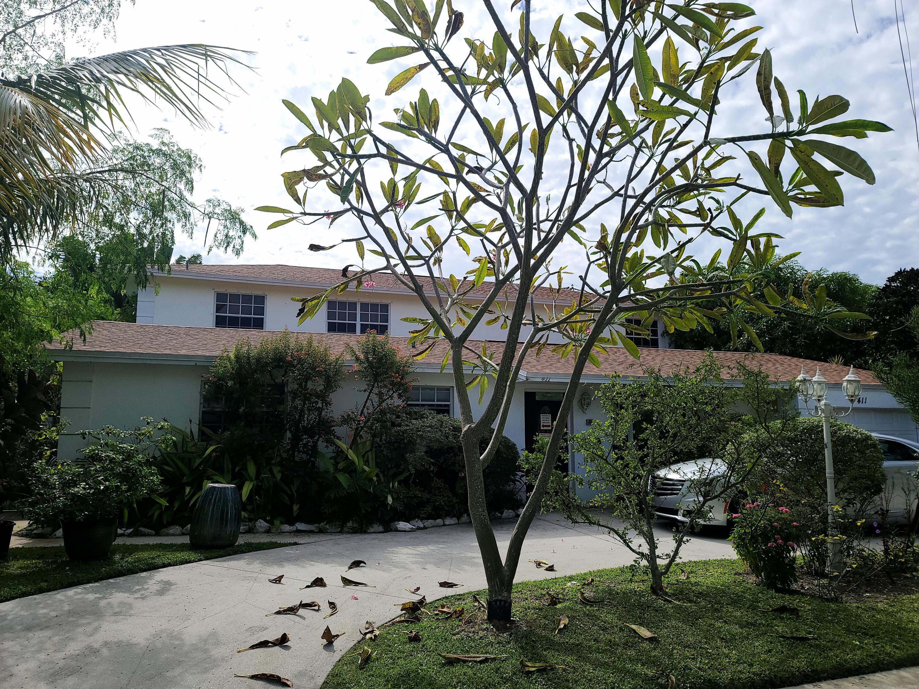 411 West 30th Street Riviera Beach, FL 33404 - Photo 1 of 11 20211113_114711_01