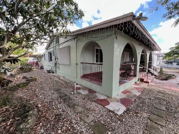 $850,000 | 501 East 8th Street, Hialeah, FL 33010