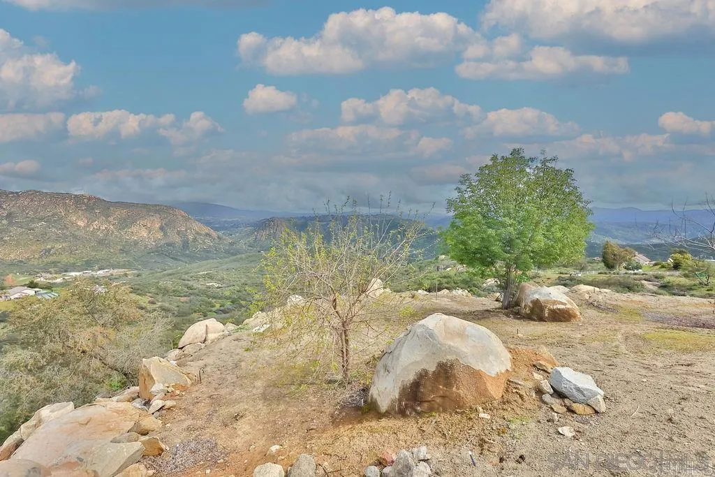 1152 Stoneridge Road El Cajon, CA 92021 - Photo 68 of 71 a view of a yard