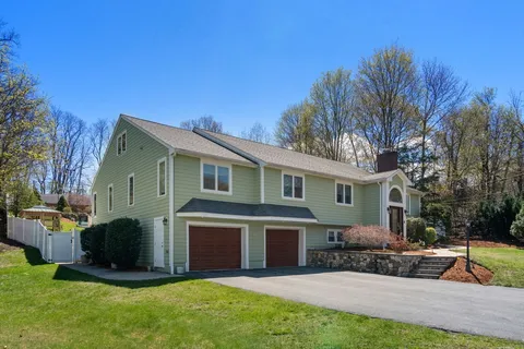 $1,549,900 | 7 Michelle Drive, Burlington, MA 01803