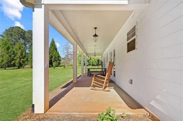 a view of an outdoor space