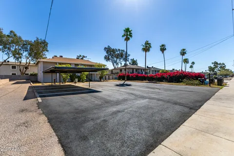 $879,000 | 17859 North 40th Street, Phoenix, AZ 85032