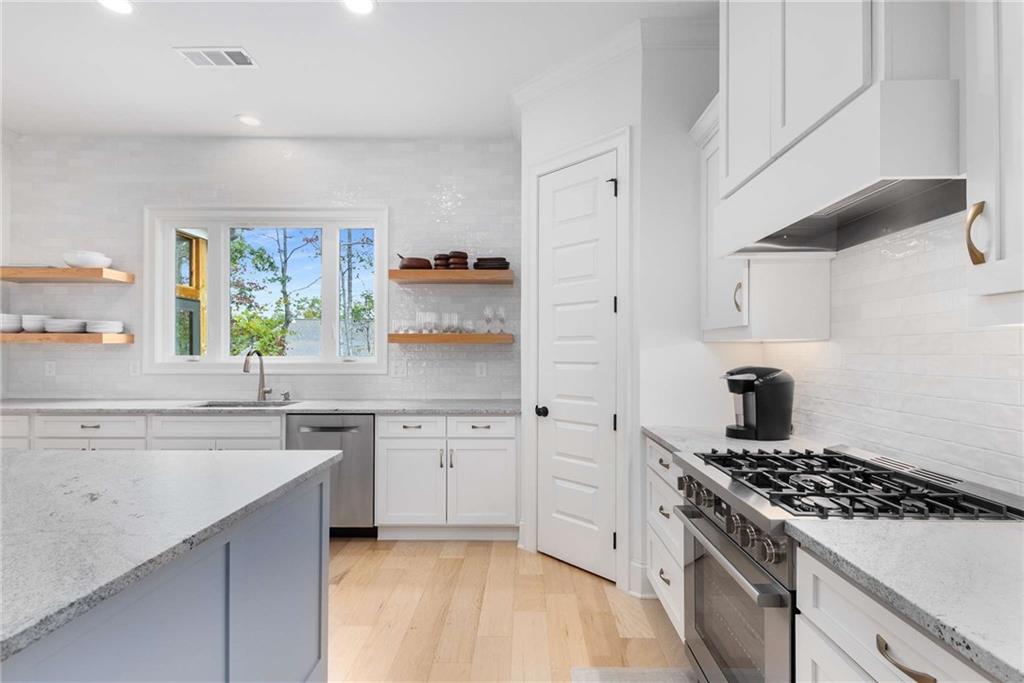 7150 Bluebird Cove Gainesville, GA 30506 - Photo 15 of 46