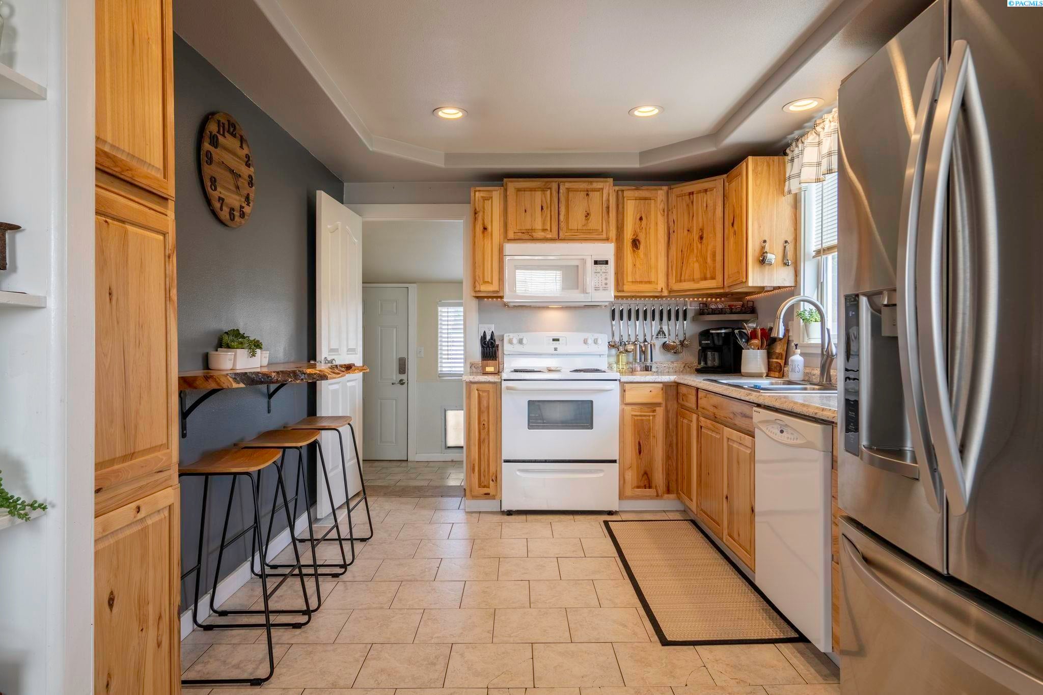 23905 South Finley Road Kennewick, WA 99337 - Photo 5 of 24 Gallery Image 5