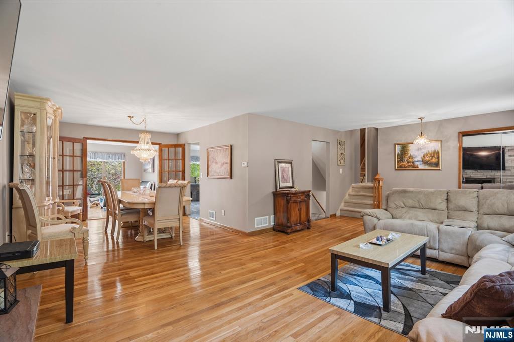 262 Timber Drive Berkeley Heights, NJ 07922 - Photo 14 of 45