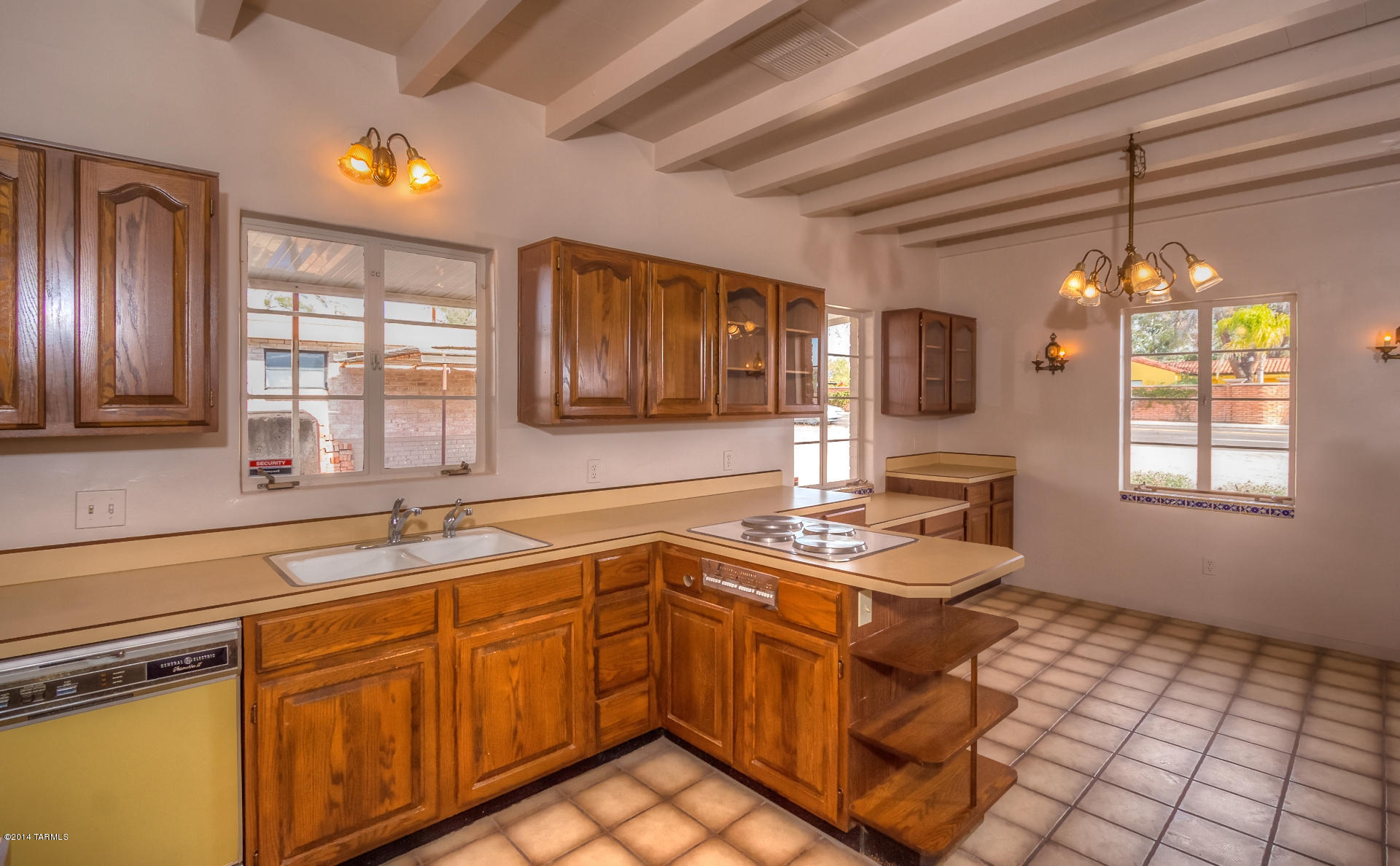 348 South Country Club Road Tucson, AZ 85716 - Photo 8 of 32 Gallery Image 8