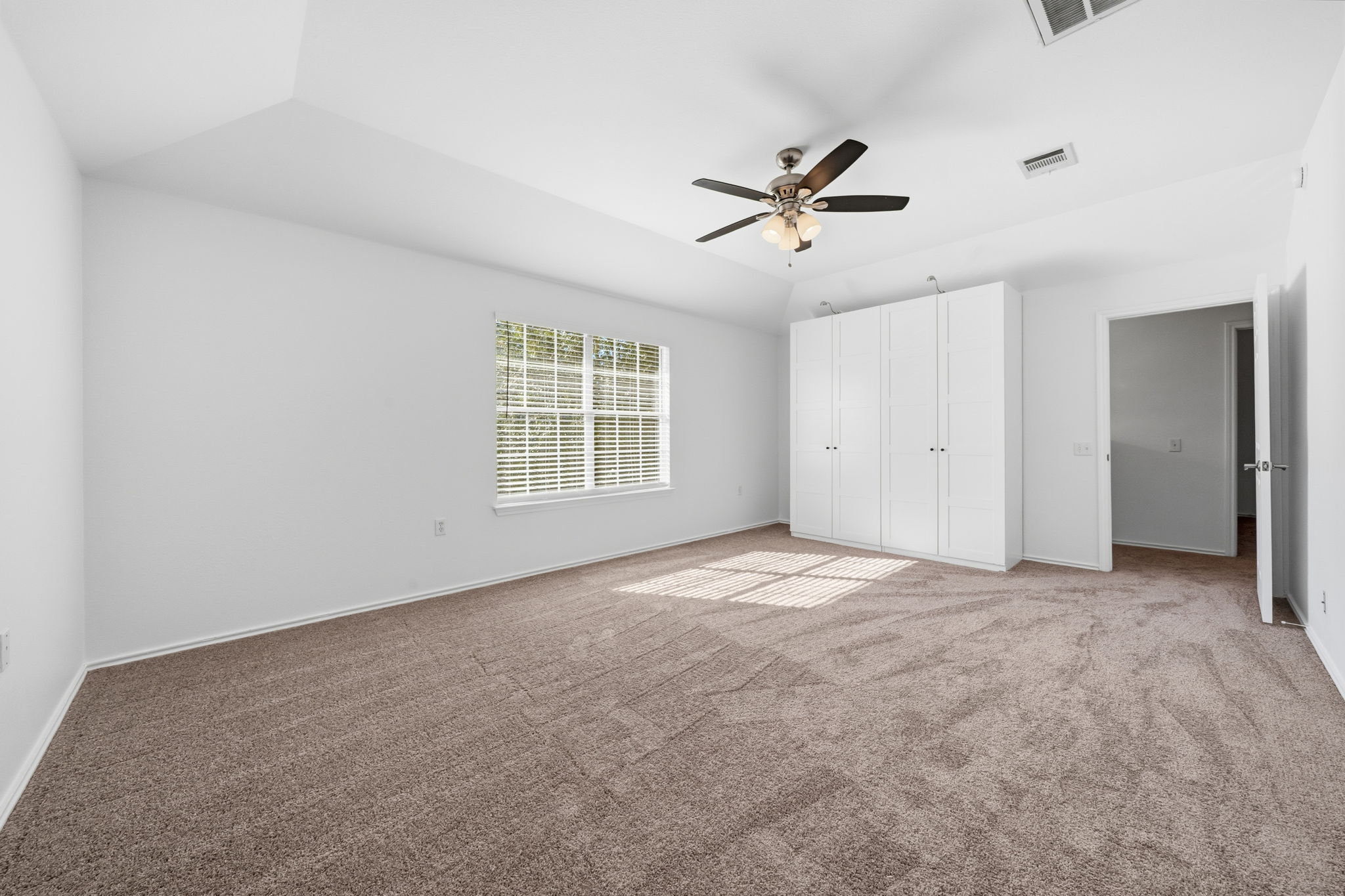 5712 Zachary Scott Street Austin, TX 78747 - Photo 21 of 28 Primary Suite