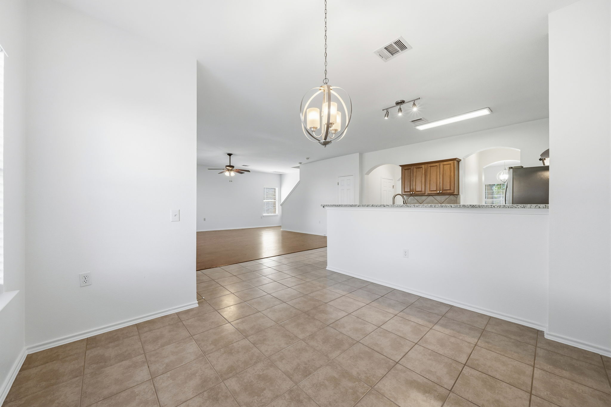 5712 Zachary Scott Street Austin, TX 78747 - Photo 9 of 28 Informal dining