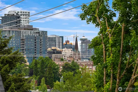 $1,195,000 | 1615 East Columbia Street, Seattle, WA 98122