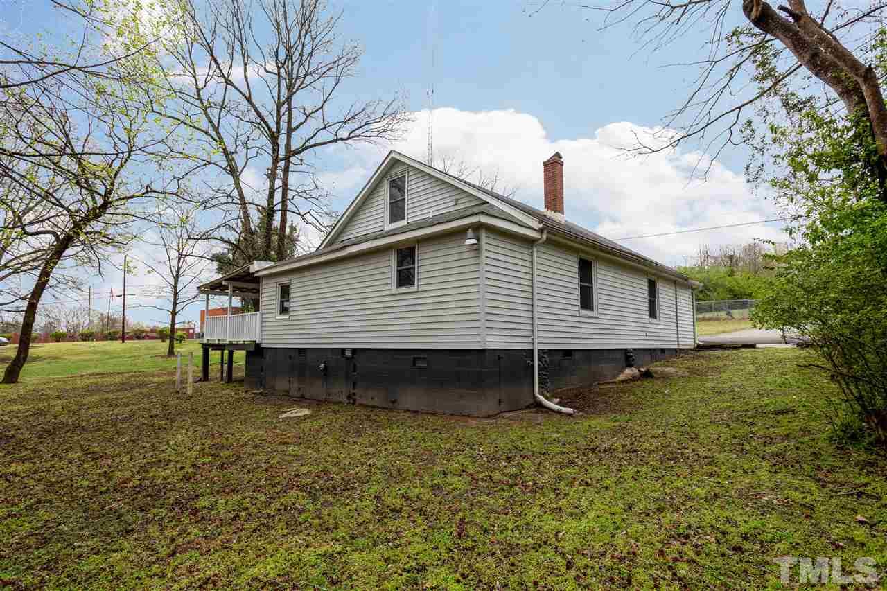 320 Hill Street Roxboro, NC 27573 - Photo 5 of 30