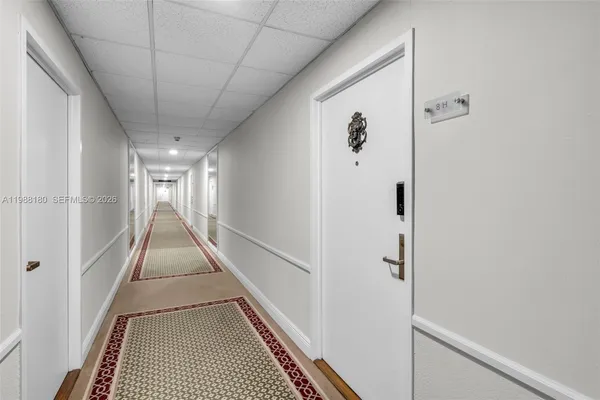$2,450 | 150 Southeast 25th Road, Unit 8H, Miami, FL 33129