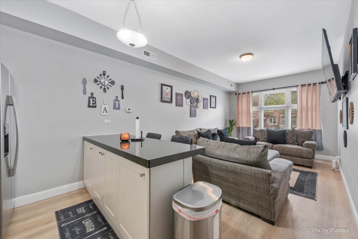 4412 South Prairie Avenue Chicago, IL 60653 - Photo 4 of 27