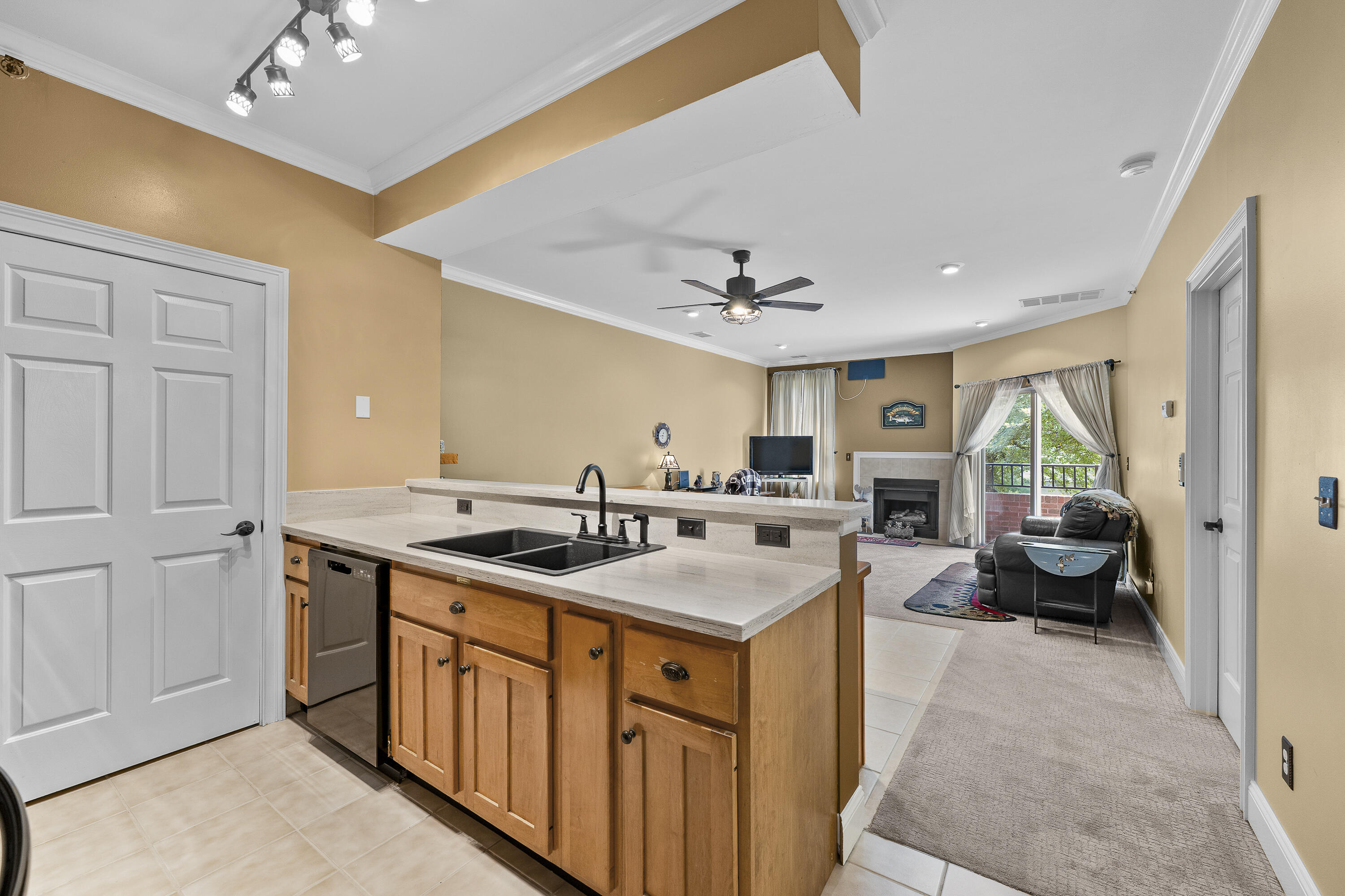 39144 Hayes Road Clinton Township, MI 48038 - Photo 10 of 46 _DSC1855-2
