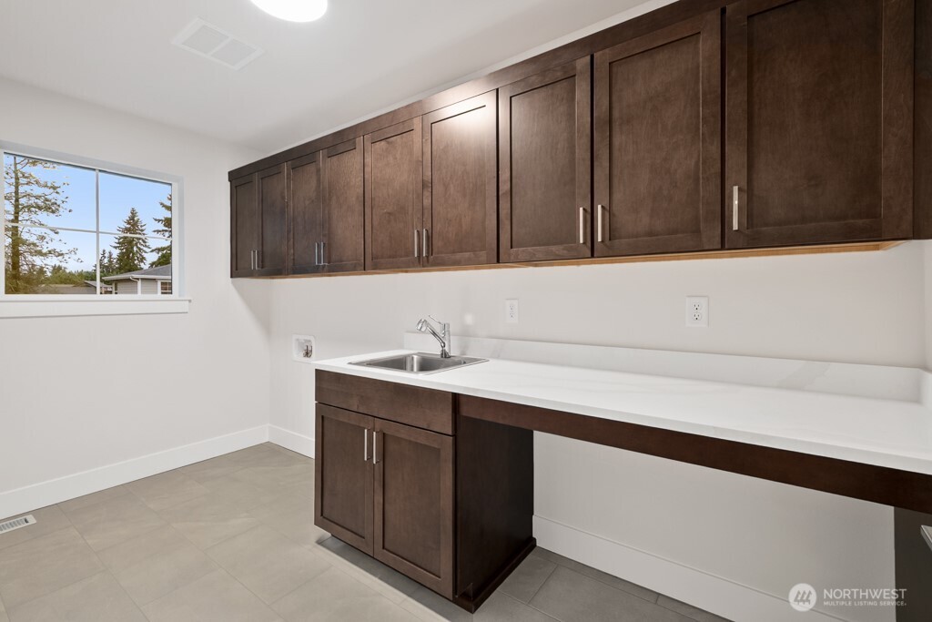 18007 Southeast 250th Place, Unit 1 Covington, WA 98042 - Photo 31 of 34