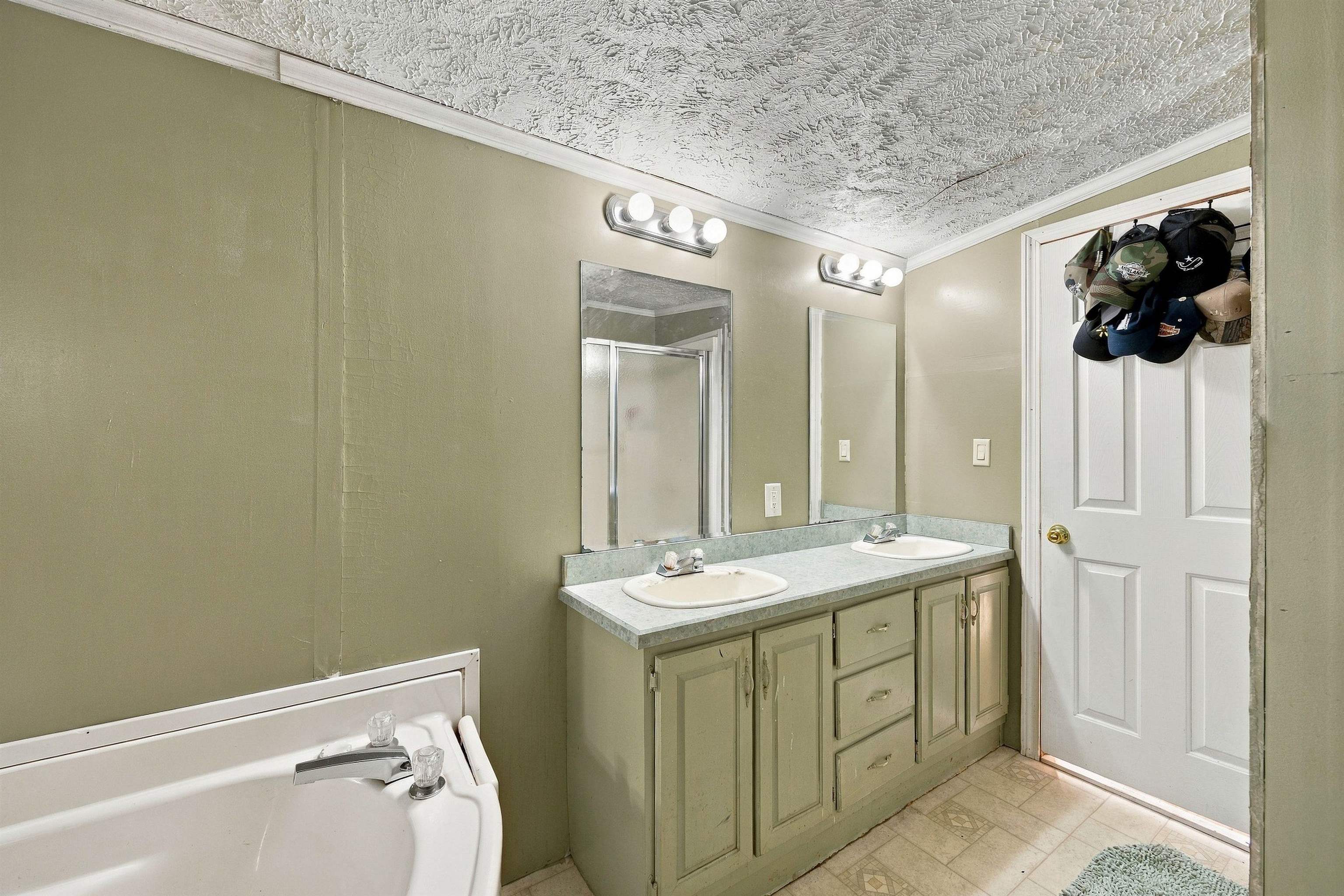 811 Eastside Road Woodstock, NH 03262 - Photo 39 of 55 Gallery Image 39