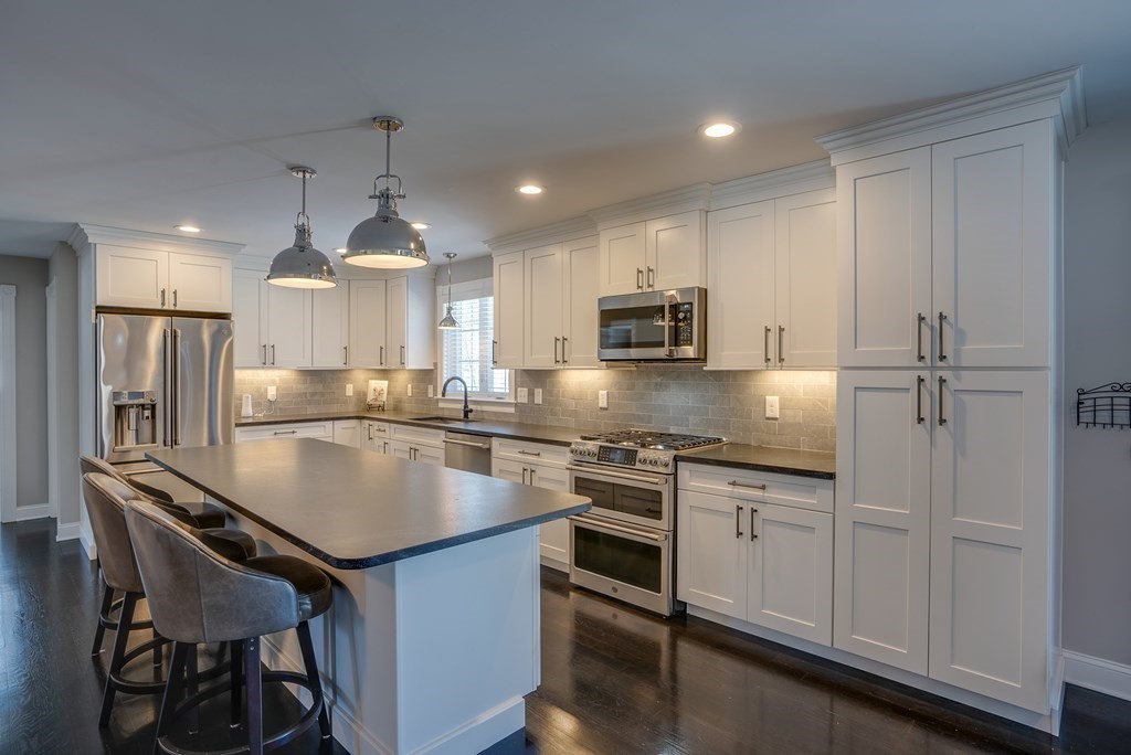 15 Turner Road Billerica, MA 01862 - Photo 3 of 37 Gallery Image 3