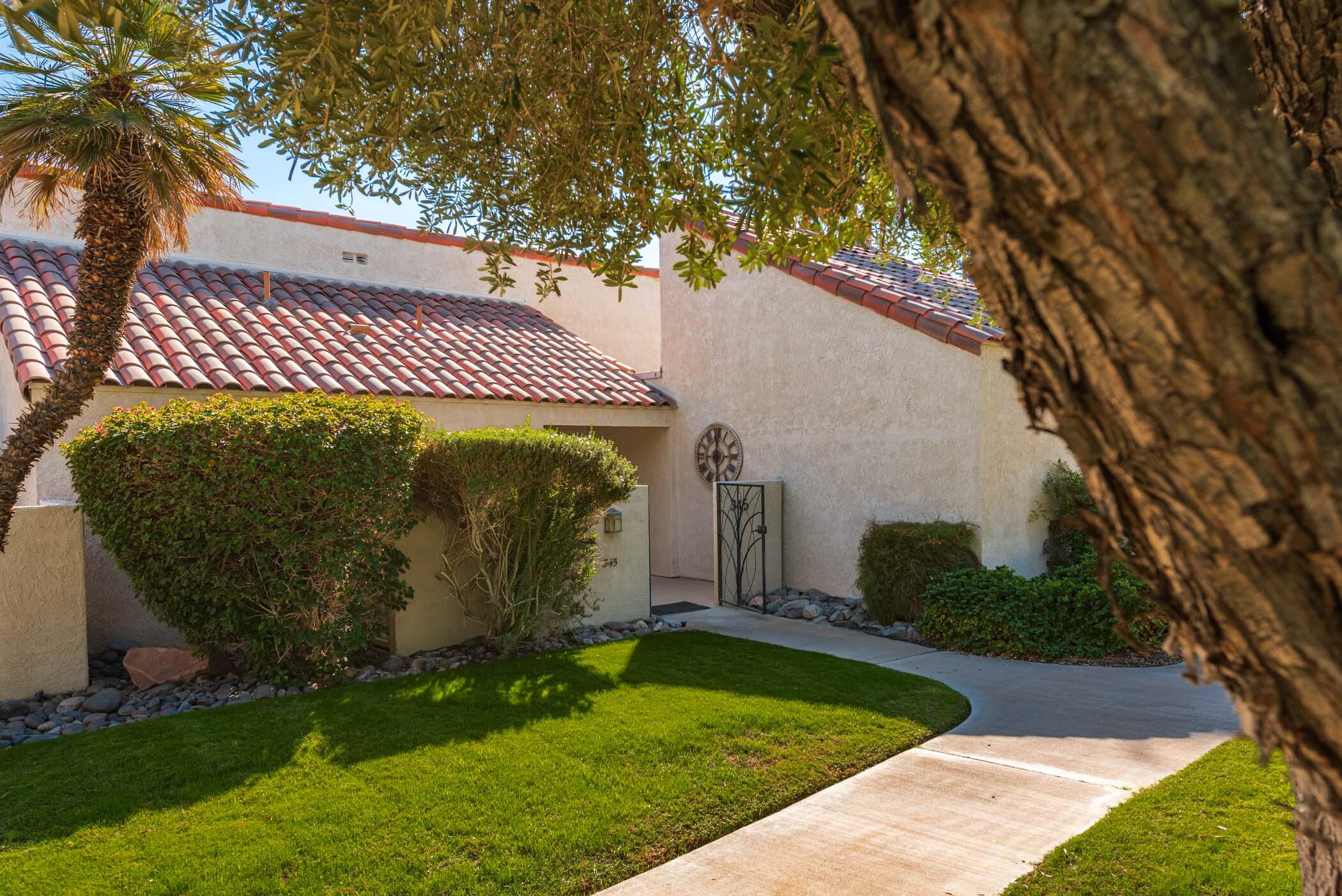 345 Forest Hills Drive Rancho Mirage, CA 92270 - Photo 36 of 37 a view of a back yard