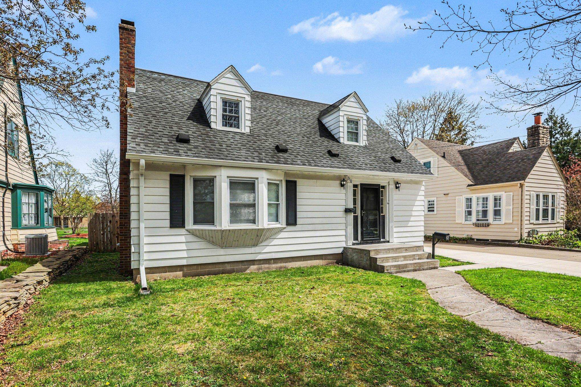 310 Green Avenue Bay City, MI 48708 - Photo 2 of 19