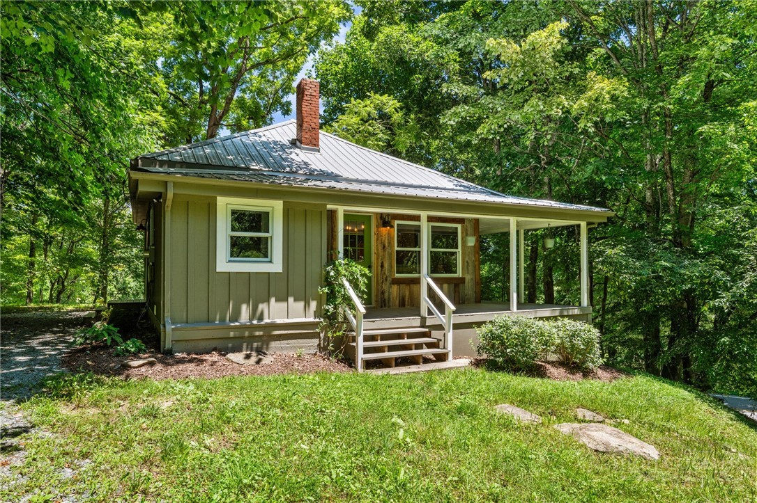 5269 Flat Springs Road Elk Park, NC 28622 - Photo 25 of 36