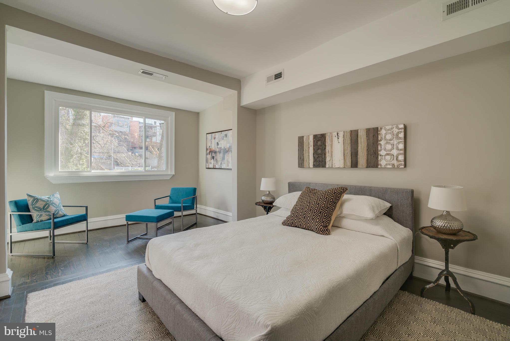 2023 Park Road Northwest Washington, DC 20010 - Photo 19 of 30 3rd Floor Rear Bedroom