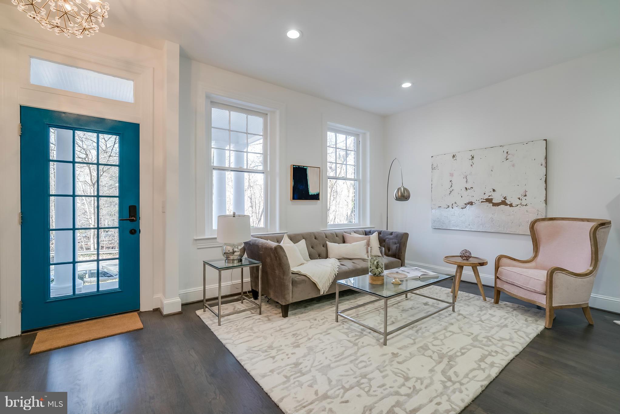 2023 Park Road Northwest Washington, DC 20010 - Photo 4 of 30 Living Room