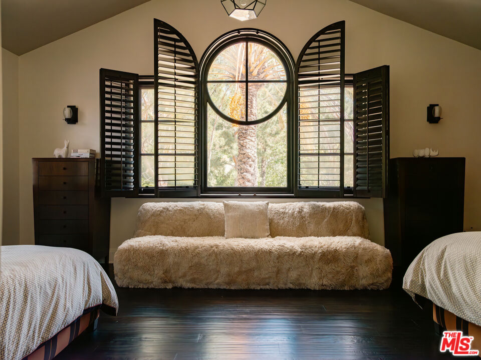 12705 Chalon Road Los Angeles, CA 90049 - Photo 25 of 45