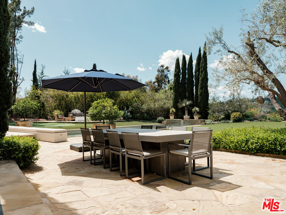 12705 Chalon Road Los Angeles, CA 90049 - Photo 36 of 45