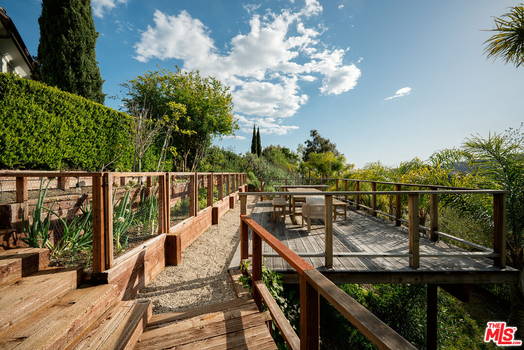 12705 Chalon Road Los Angeles, CA 90049 - Photo 38 of 45