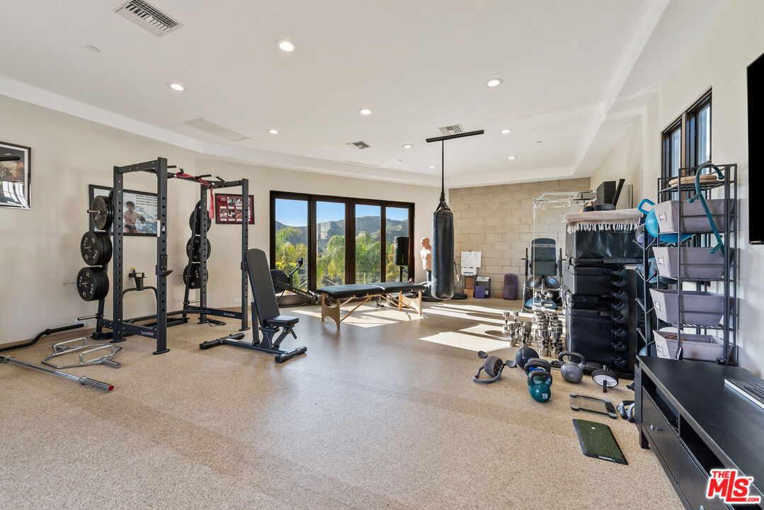 12705 Chalon Road Los Angeles, CA 90049 - Photo 40 of 45