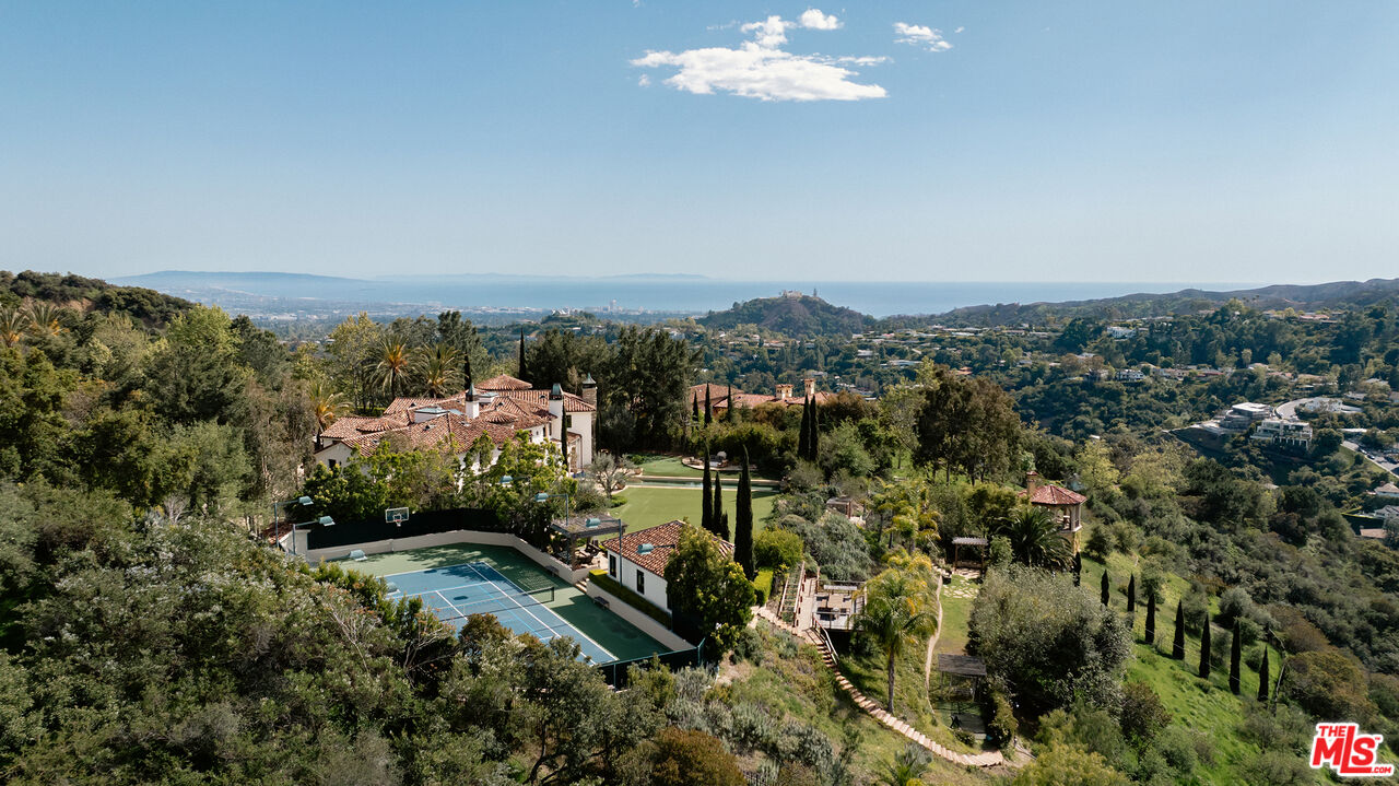 12705 Chalon Road Los Angeles, CA 90049 - Photo 43 of 45