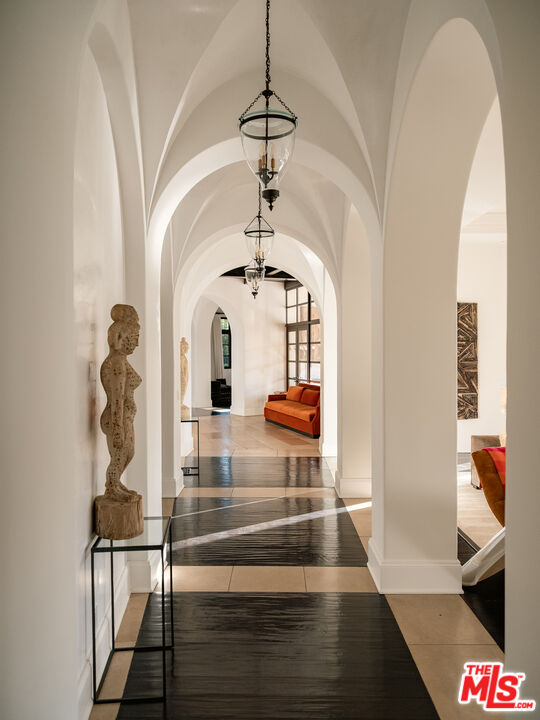 12705 Chalon Road Los Angeles, CA 90049 - Photo 10 of 45