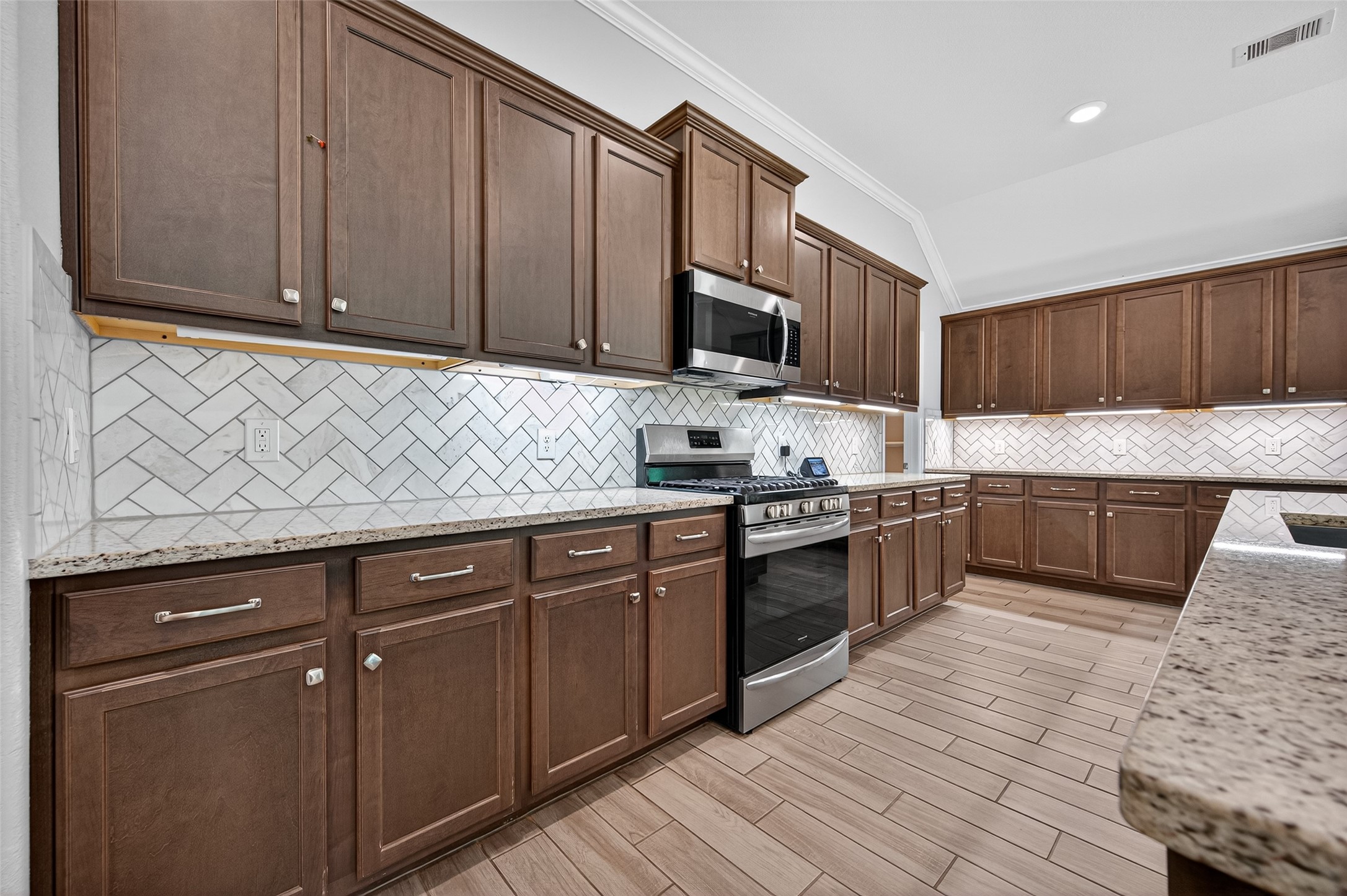 4550 Shallow Ember Drive Spring, TX 77386 - Photo 11 of 40