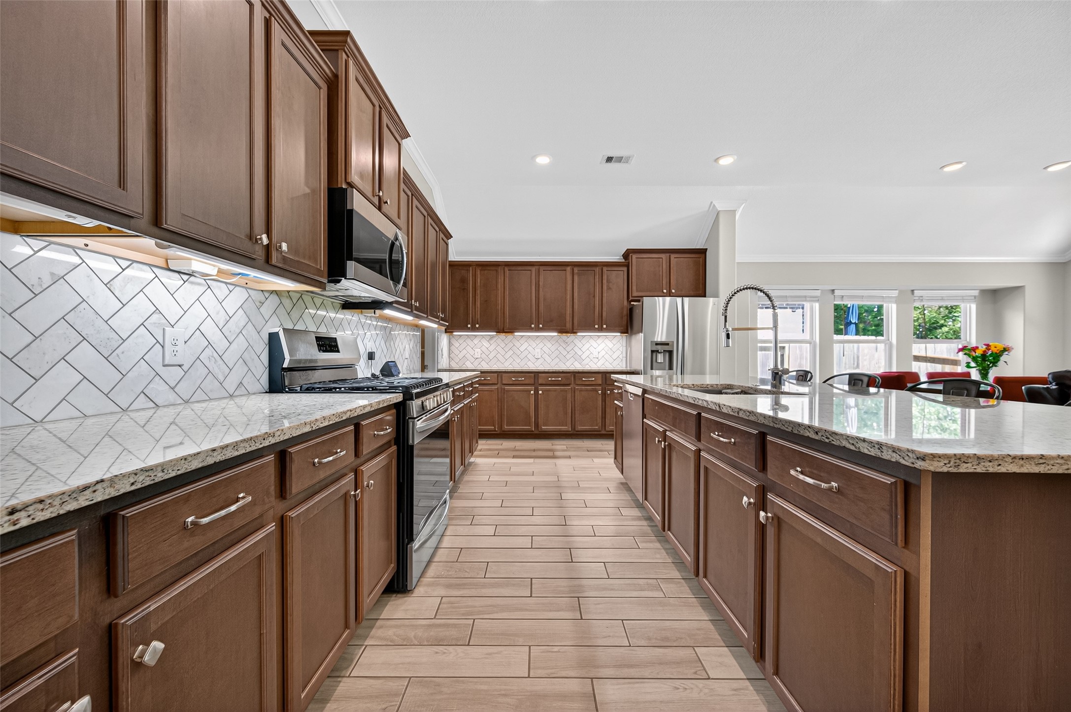 4550 Shallow Ember Drive Spring, TX 77386 - Photo 10 of 40