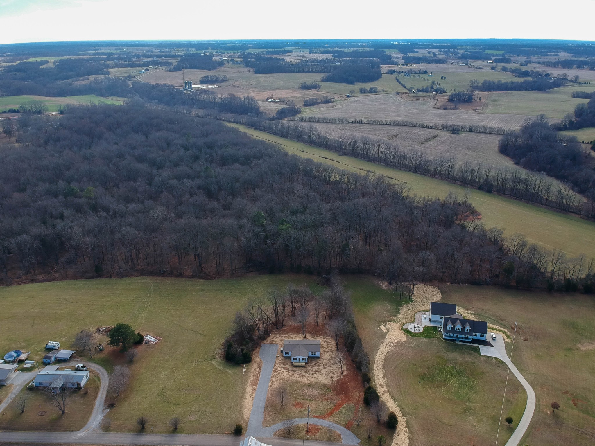 4845 Pulliam-Hardaway Road Springfield, TN 37172 - Photo 4 of 26 a view of outdoor space and living room
