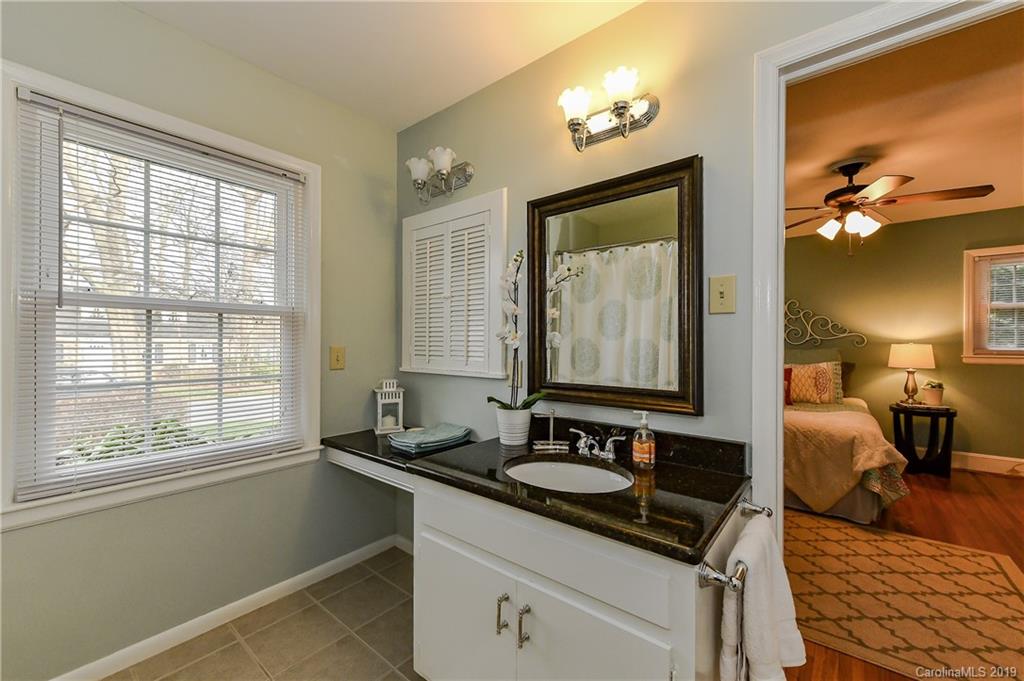620 Sandridge Road Charlotte, NC 28210 - Photo 18 of 36