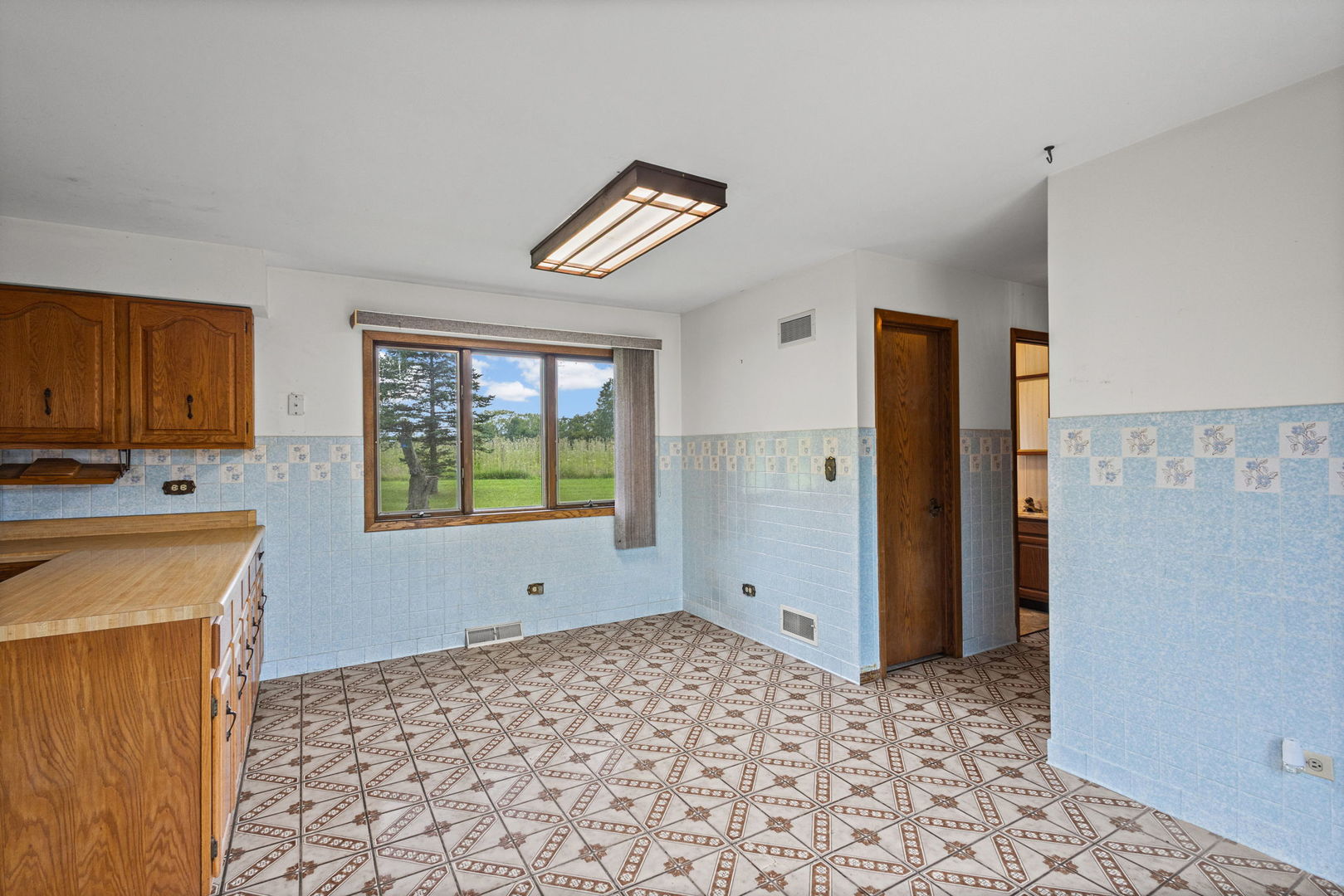 23857 Town Line Road Lake Villa, IL 60046 - Photo 10 of 38 Gallery Image 10