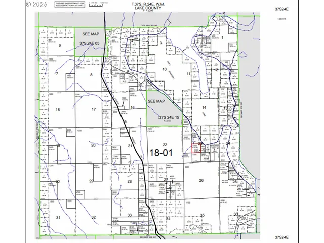 a black and white photo of a tennis court