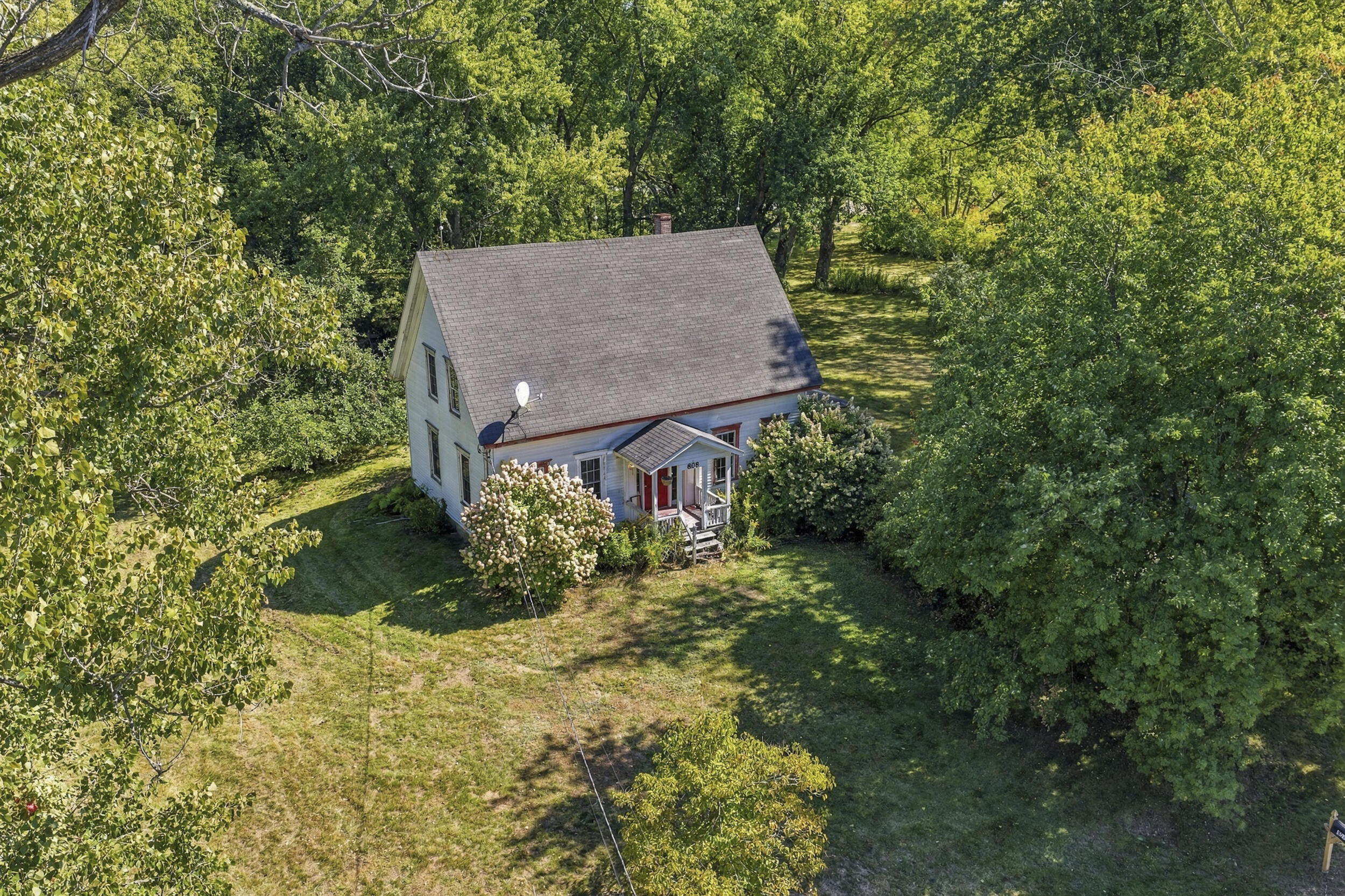 808_royalsborough_rd-exterior-13