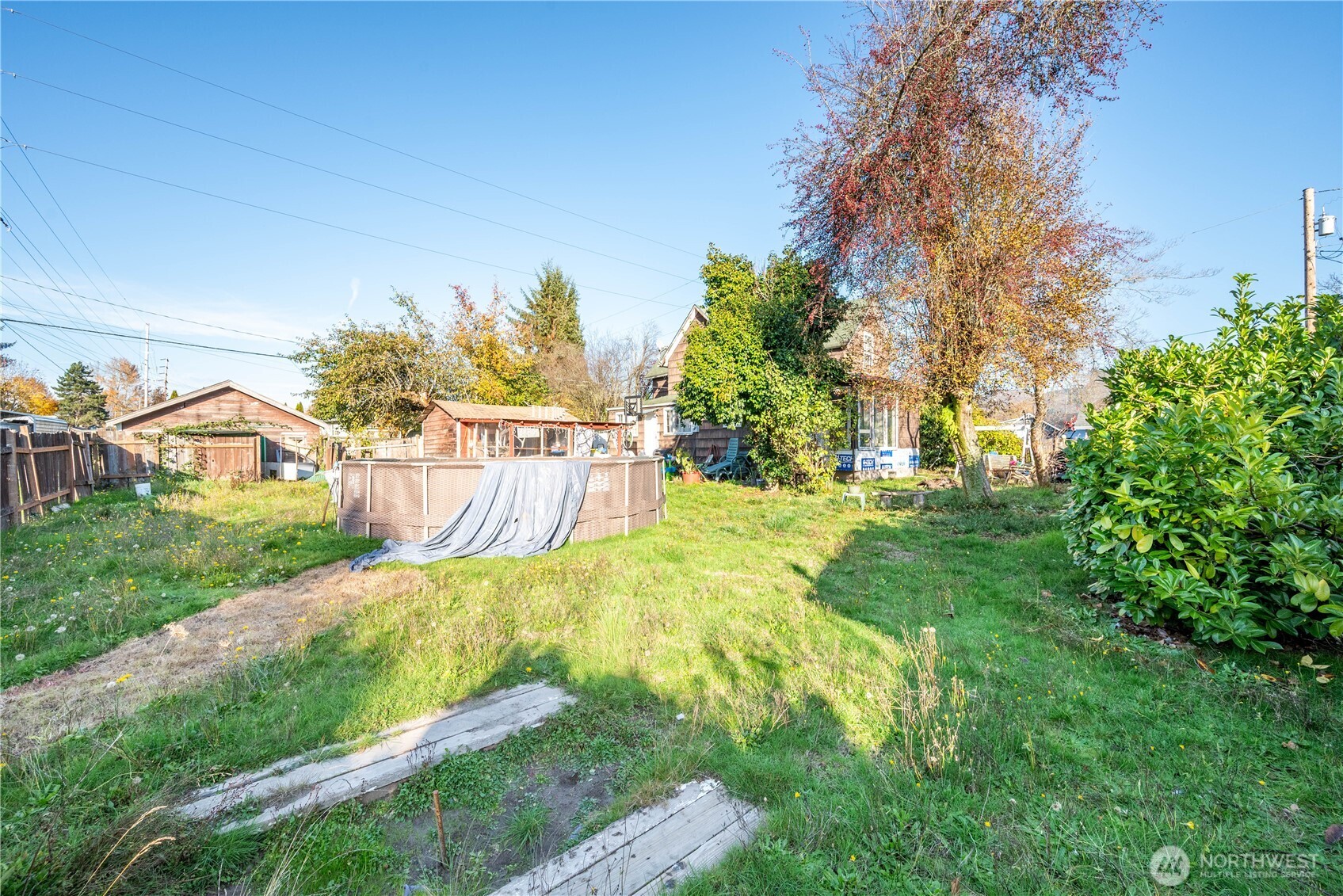 411 4th Avenue Southwest Castle Rock, WA 98611 - Photo 11 of 29 a view of swimming pool yard