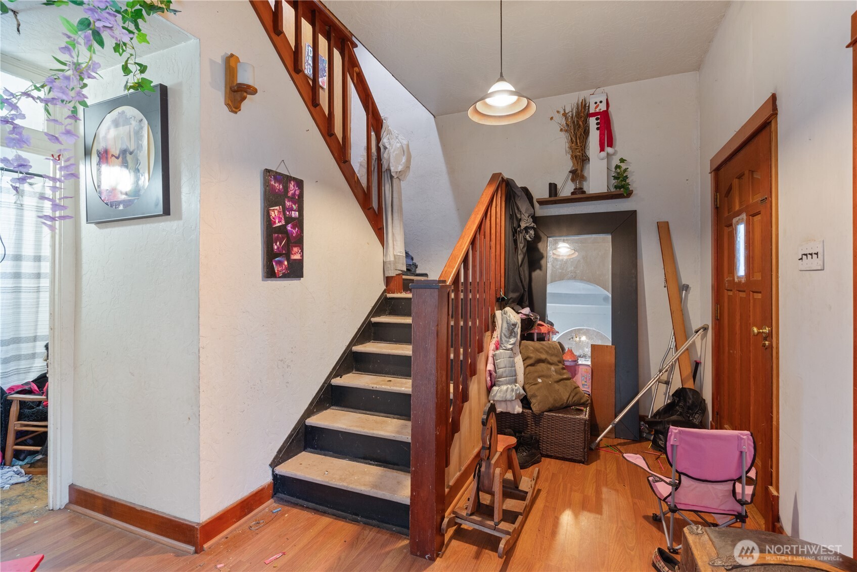 411 4th Avenue Southwest Castle Rock, WA 98611 - Photo 6 of 29 a view of entryway and workspace